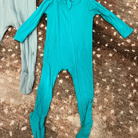 NWOT 2 Kyte Zipper Footies - Picture 3 of 5